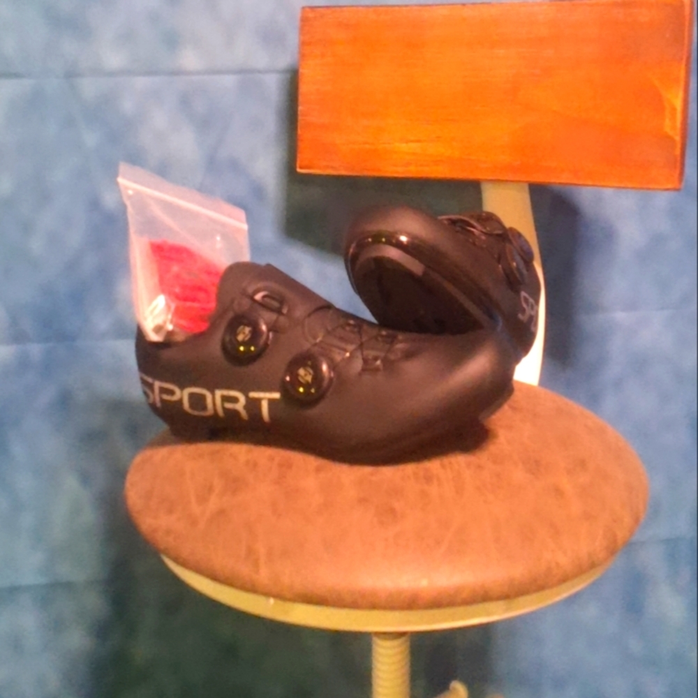 Bicycle shoes